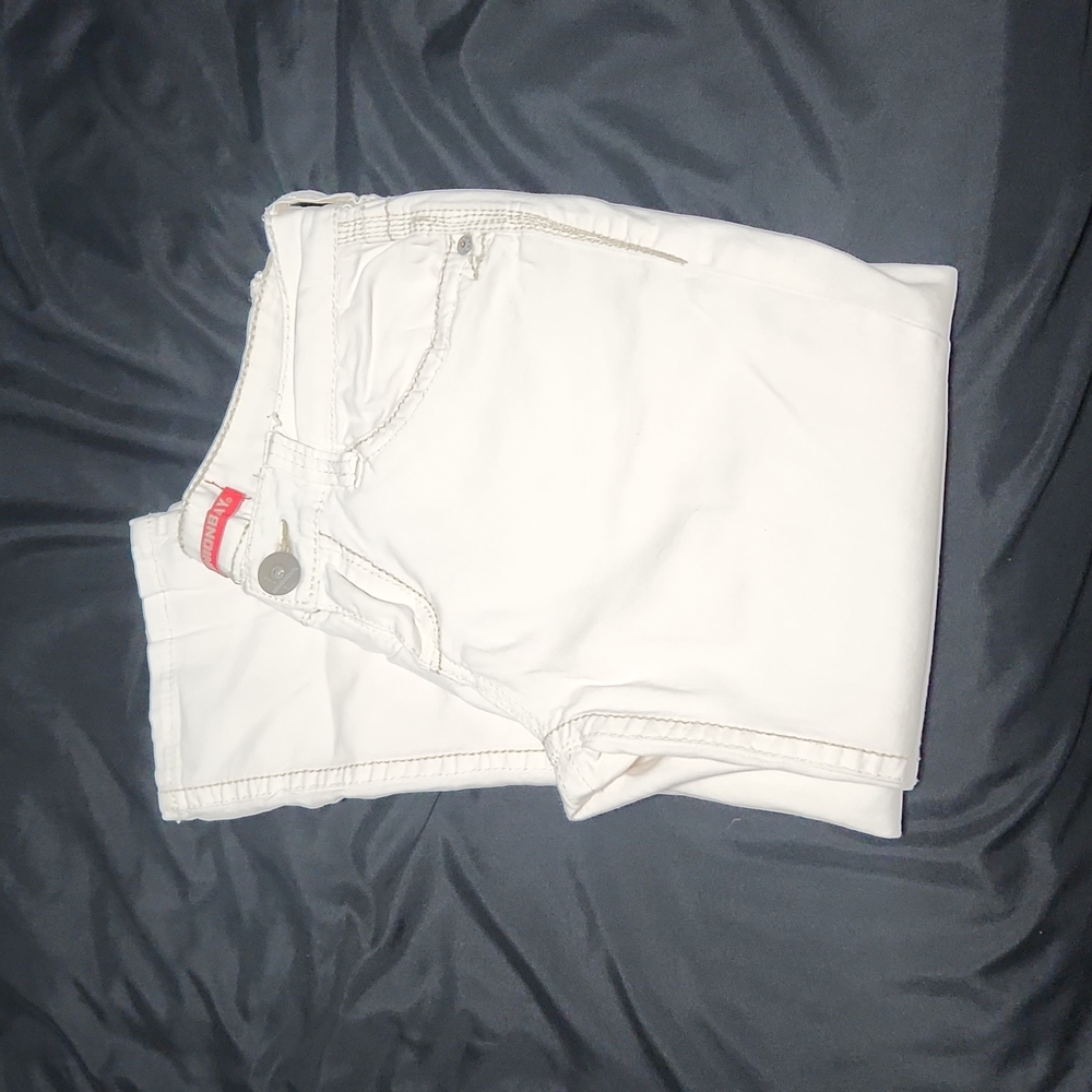 Union Bay white capri pants